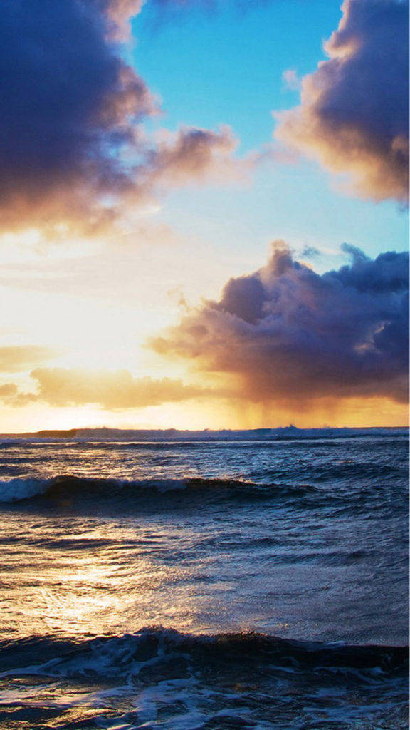 Popular Phone Sea Thick Clouds Background