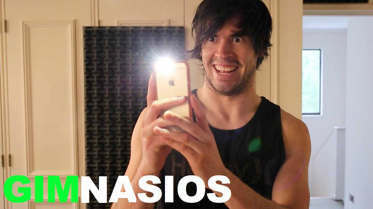 Popular Youtuber Holasoygerman Capturing A Mirror Selfie Background