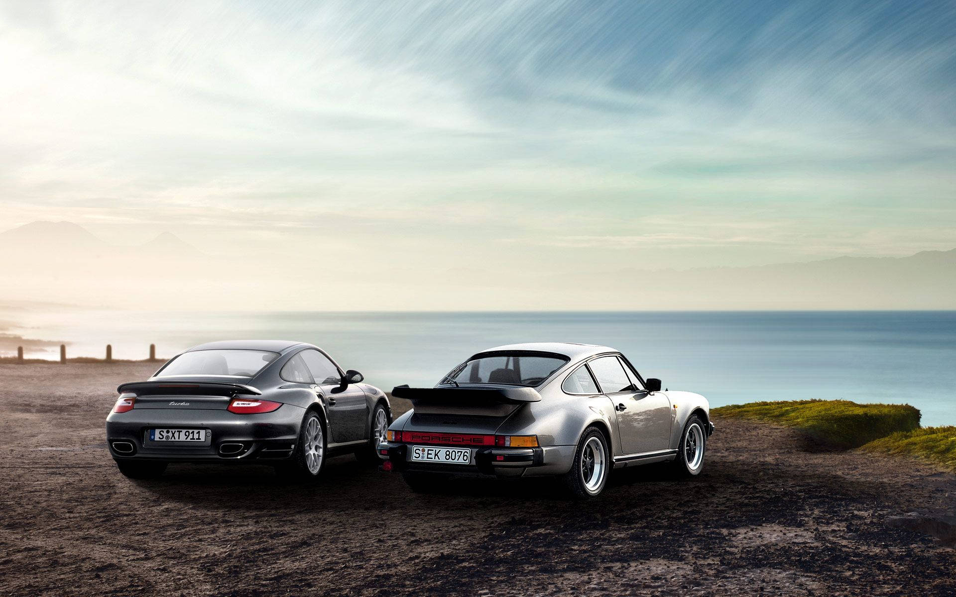 Porsche 911 Classic And Modern Design Background