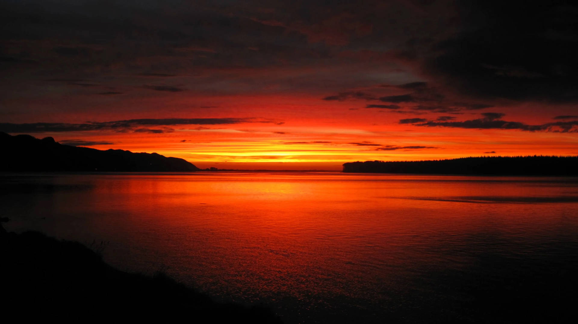 Port Waikato Beautiful Sunset Background