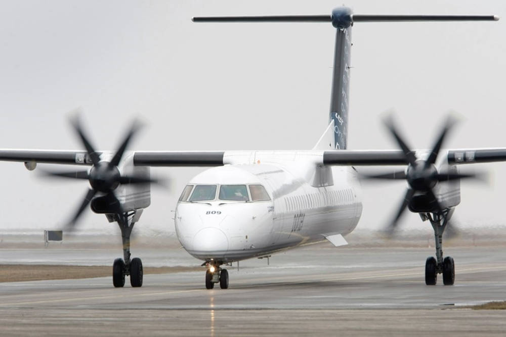 Porter Airlines Aircraft Jet Engines Background