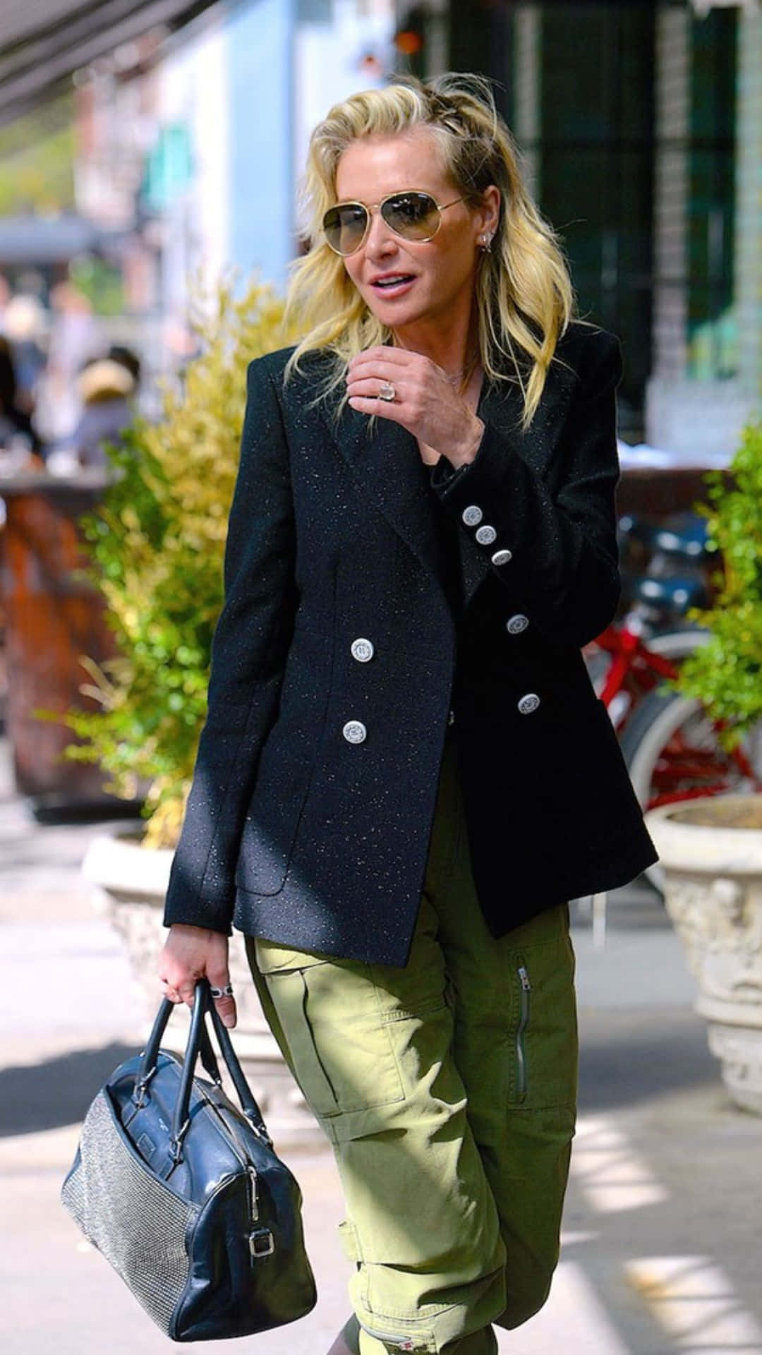 Portia De Rossi Casual City Outfit