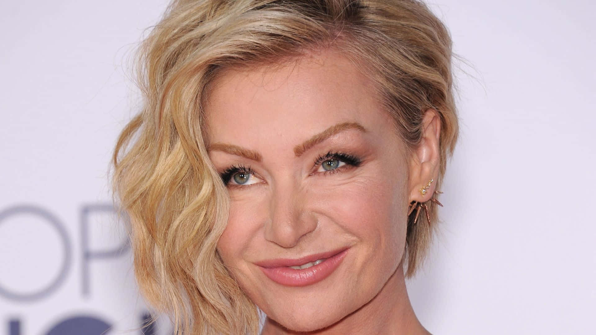 Portia De Rossi Red Carpet Smile Background