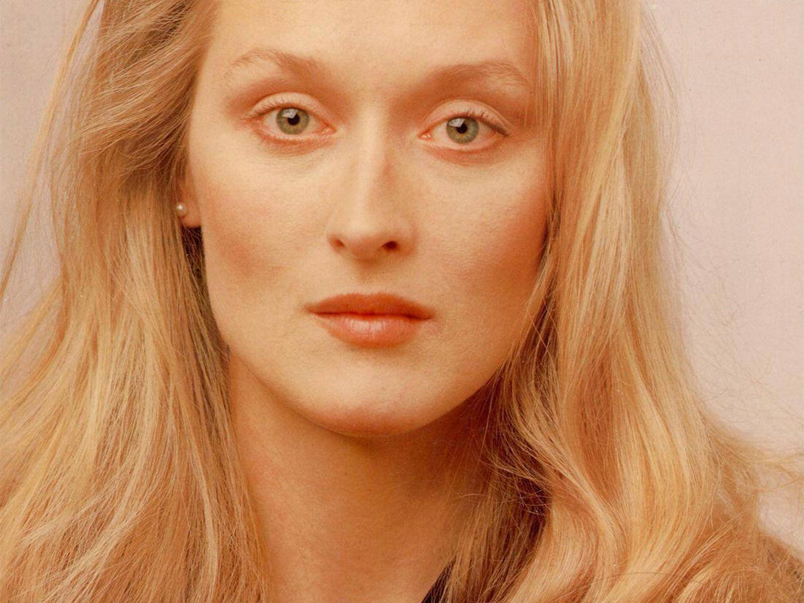 Portrait Of Actress Meryl Streep Background