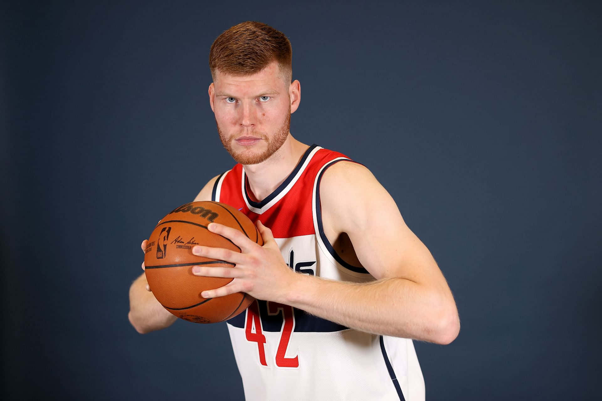 Portrait Of Nba Player Davis Bertans Background