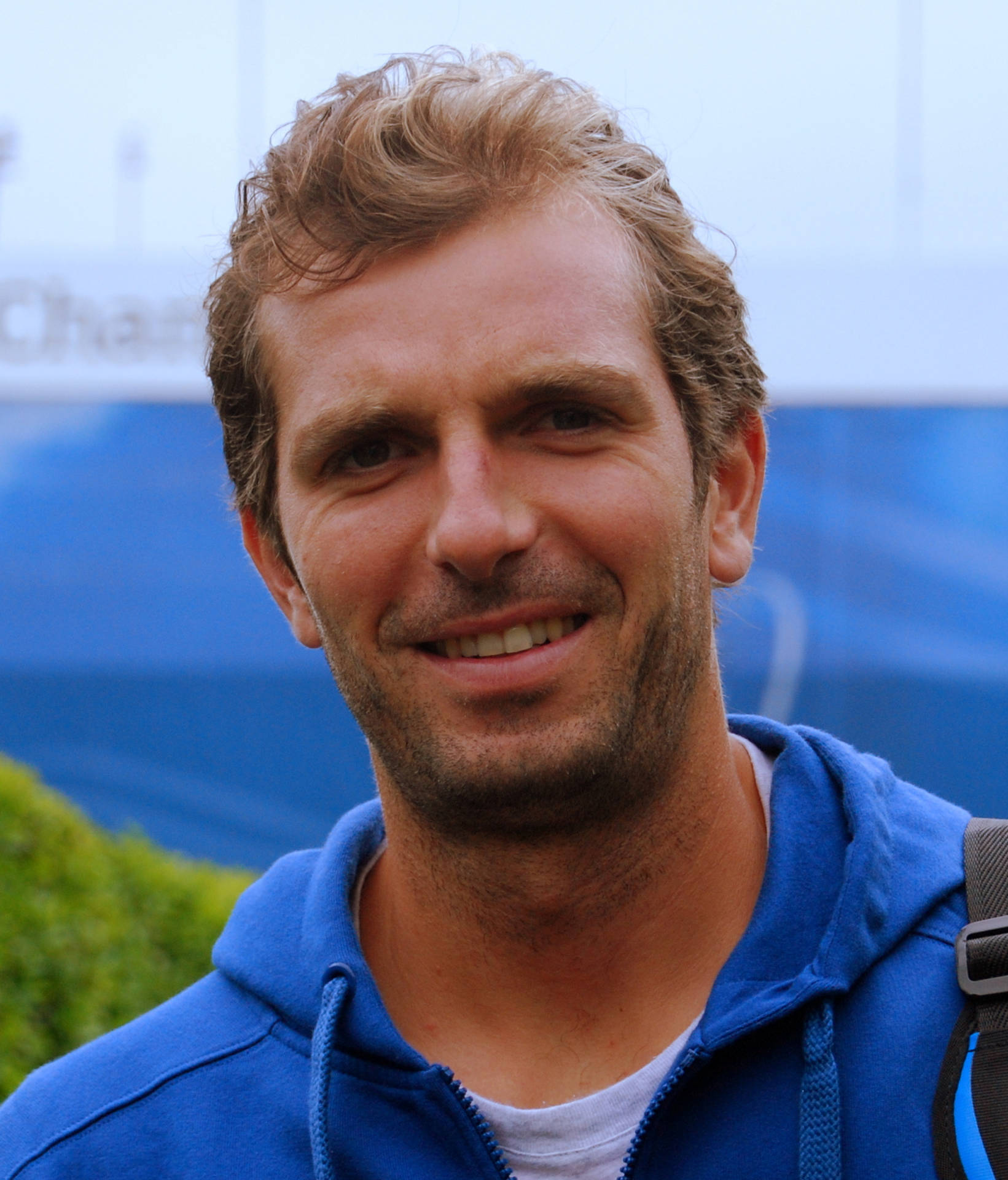 Portrait Photo Of Julien Benneteau Background