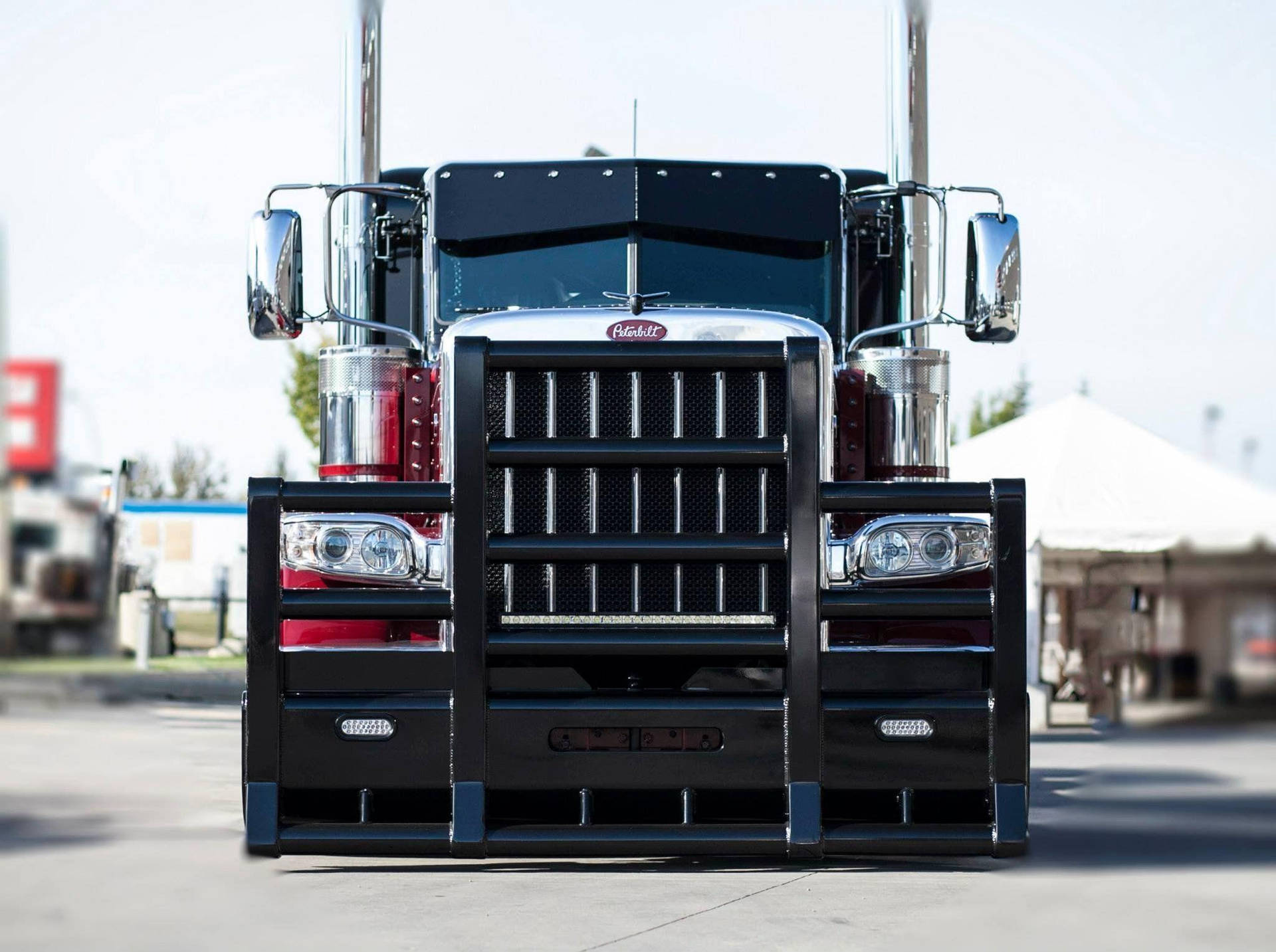 Powerful And Stylish Peterbilt Hauler