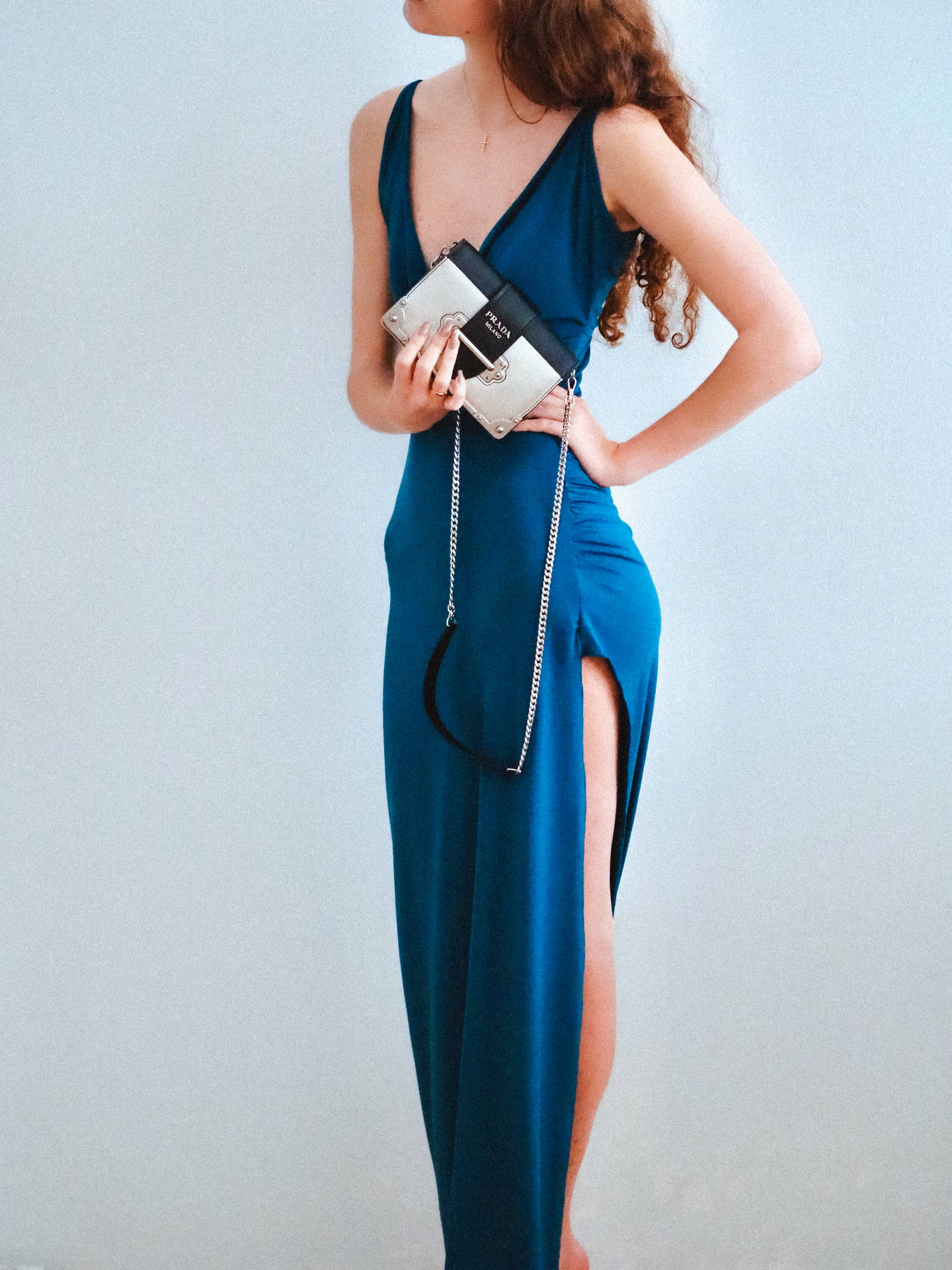 Prada Girl In Blue Dress Background