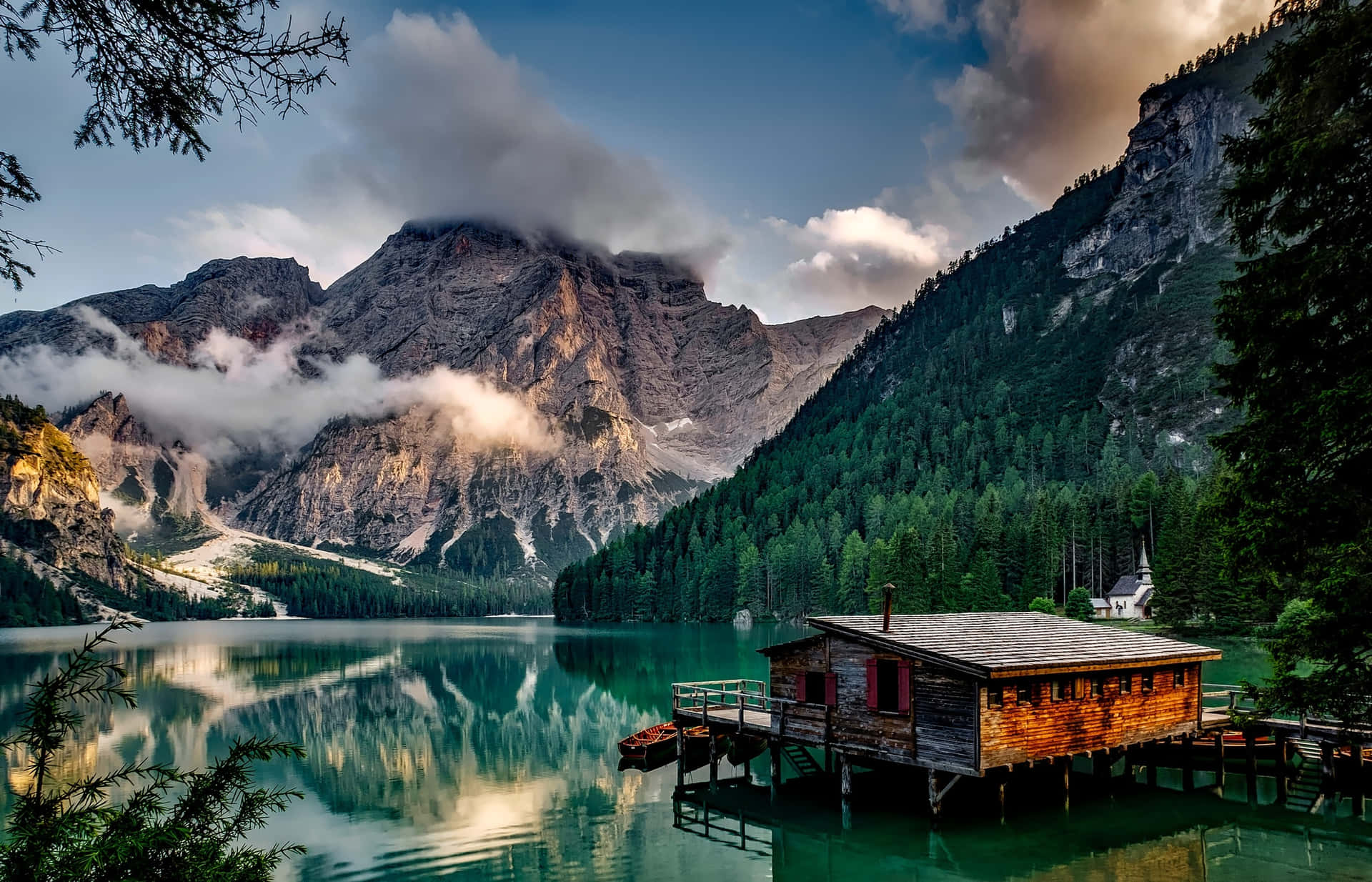 Pragser Wildsee Lake Mountain Landscape Background