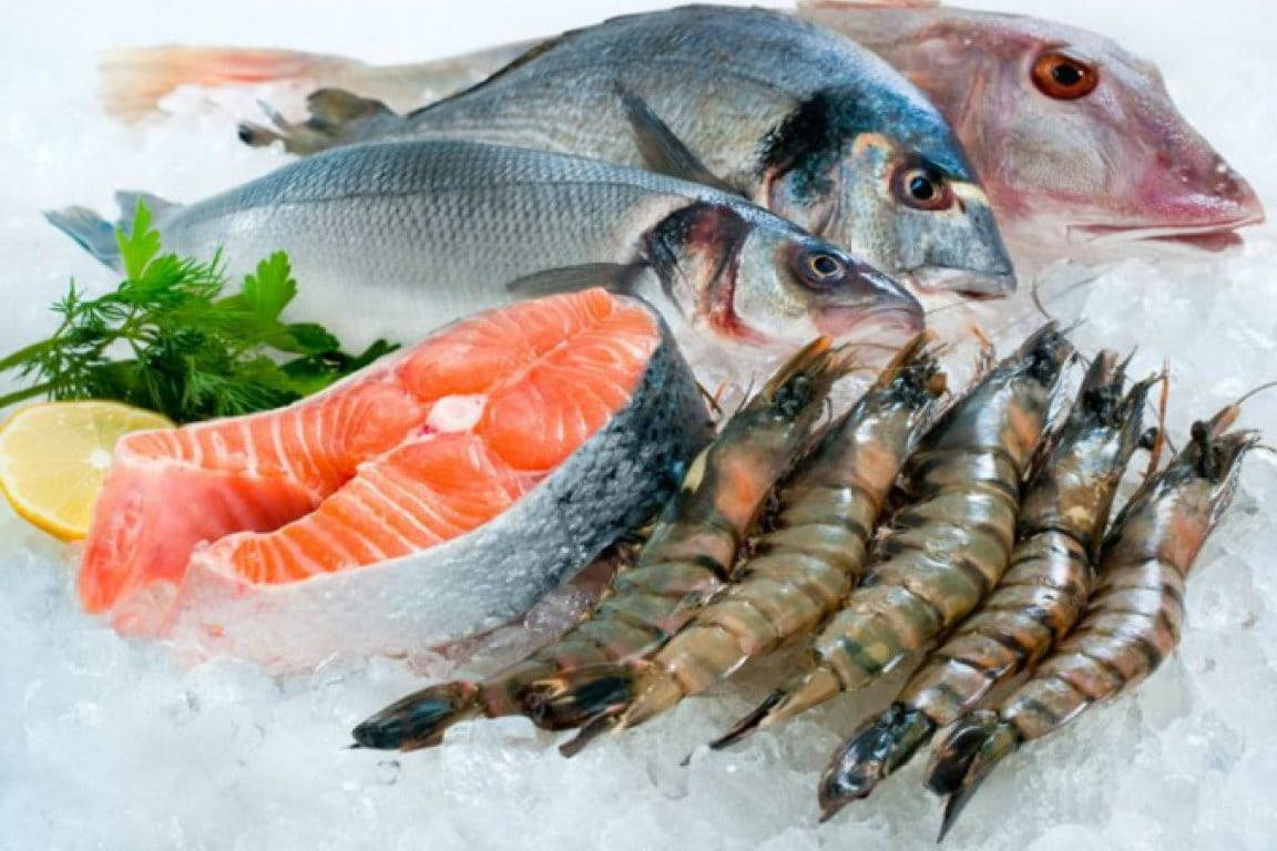 Prawns And Fresh Sea Bream Fishes Background