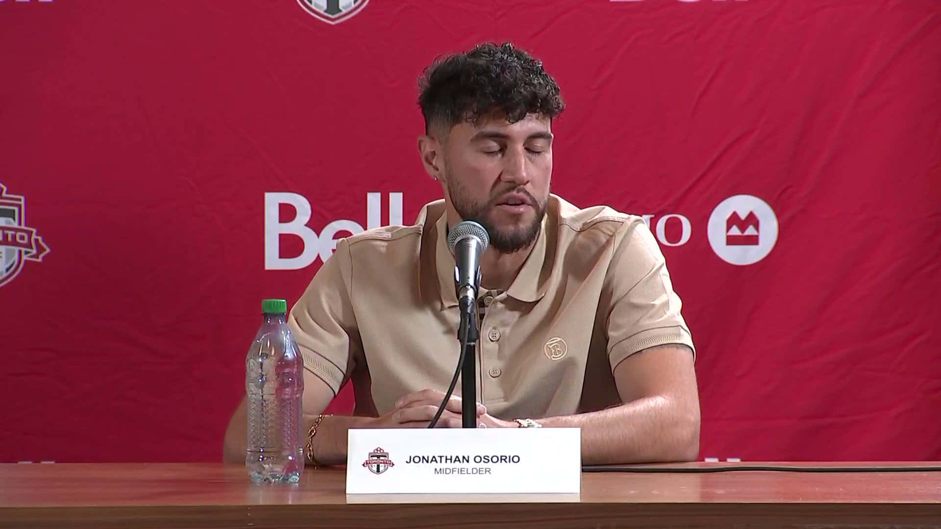 Press Conference Interview Jonathan Osorio Background