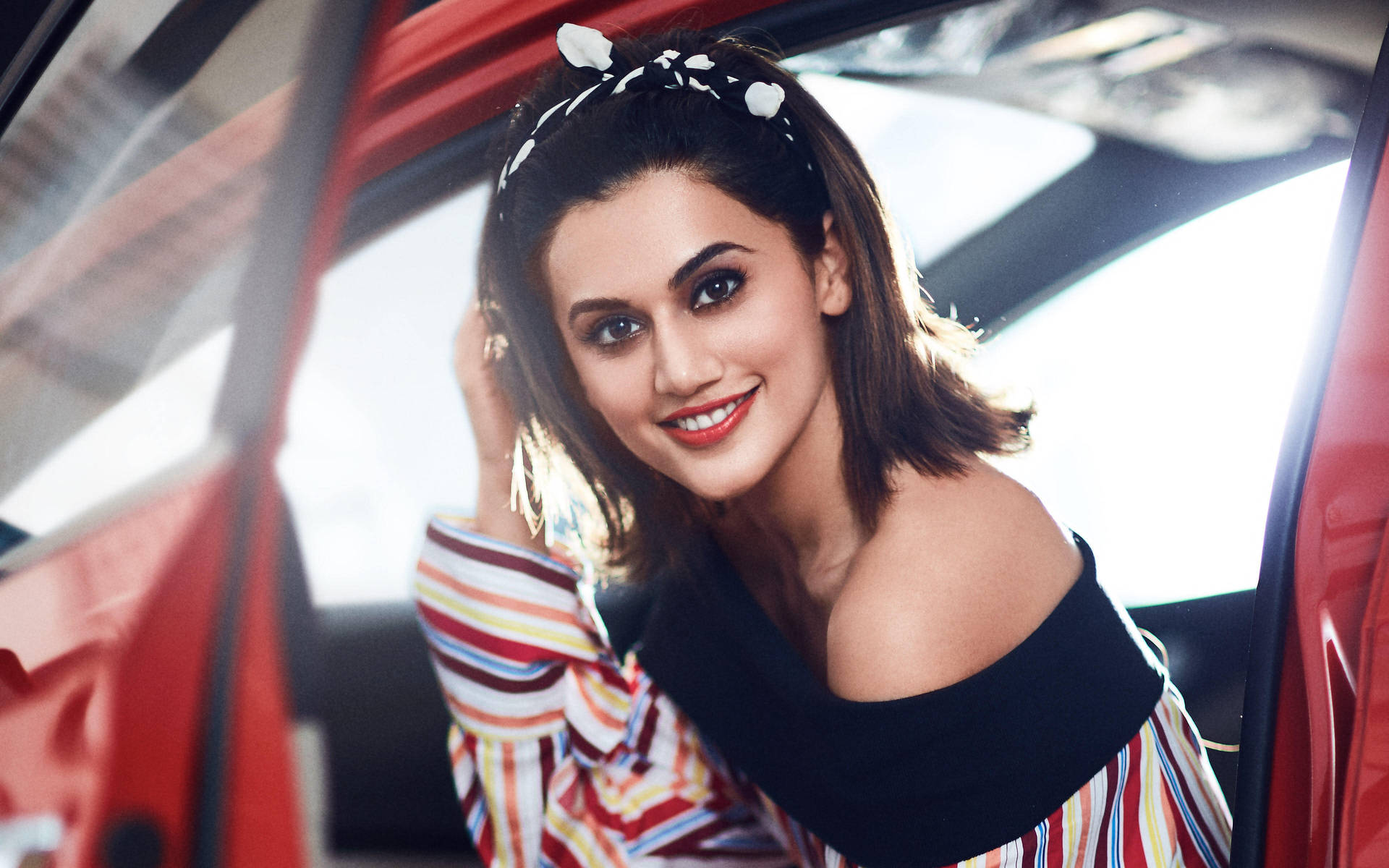 Pretty Actress Taapsee Pannu Background