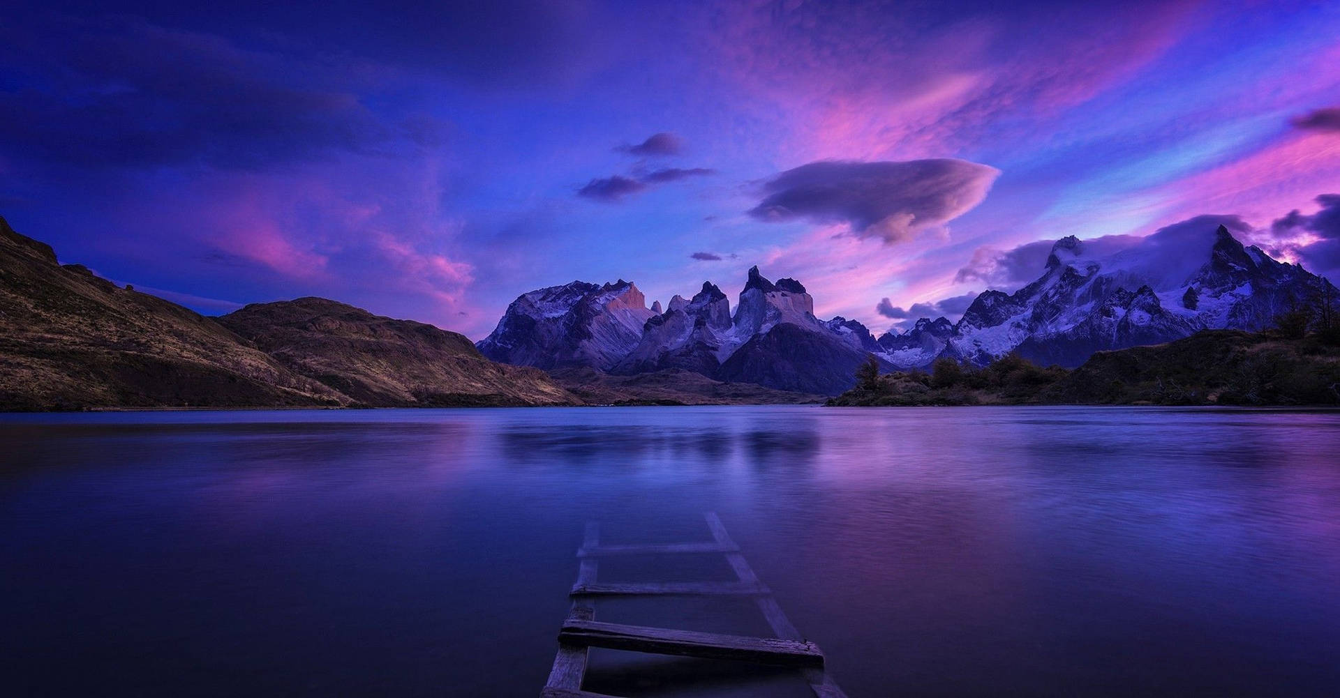 Pretty Outlook Of Purple Sky Background
