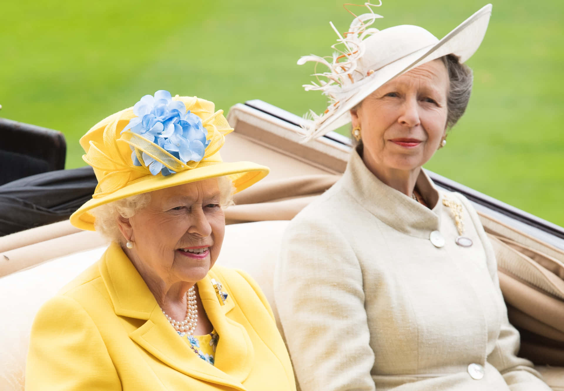 Princess Anne In A Carriage With Queen Elizabeth Background