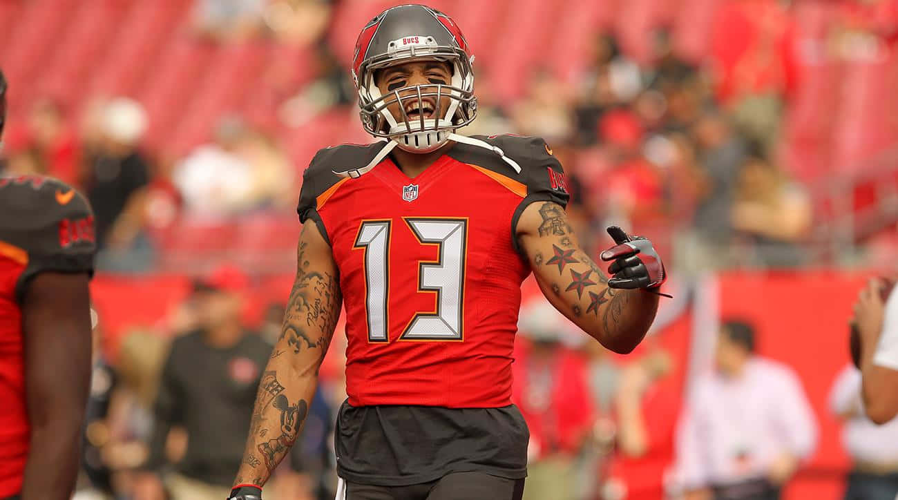 Professional Football Player Mike Evans Background
