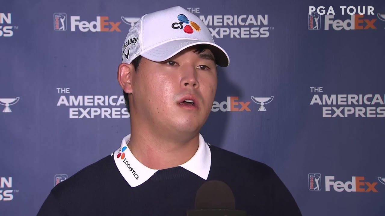 Professional Golfer Si Woo Kim During An Interview Background