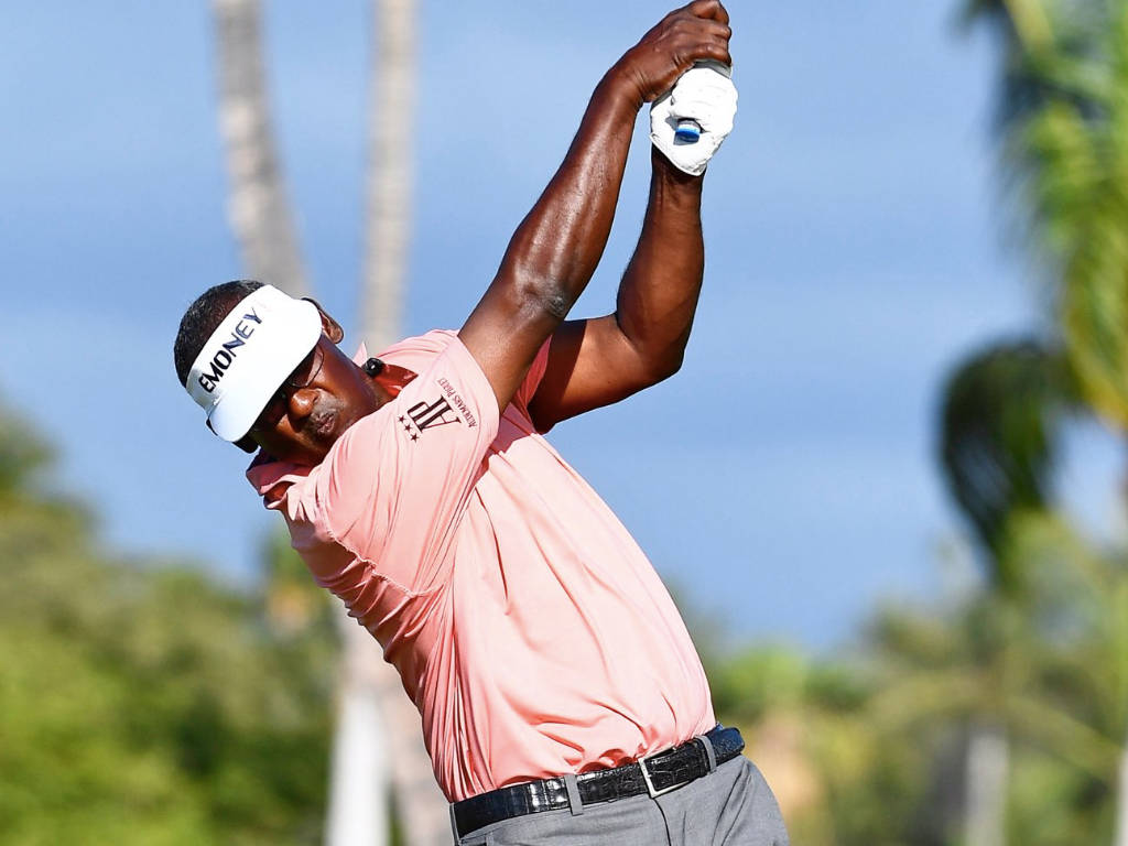 Professional Golfer Vijay Singh In Casual Pink Shirt Background