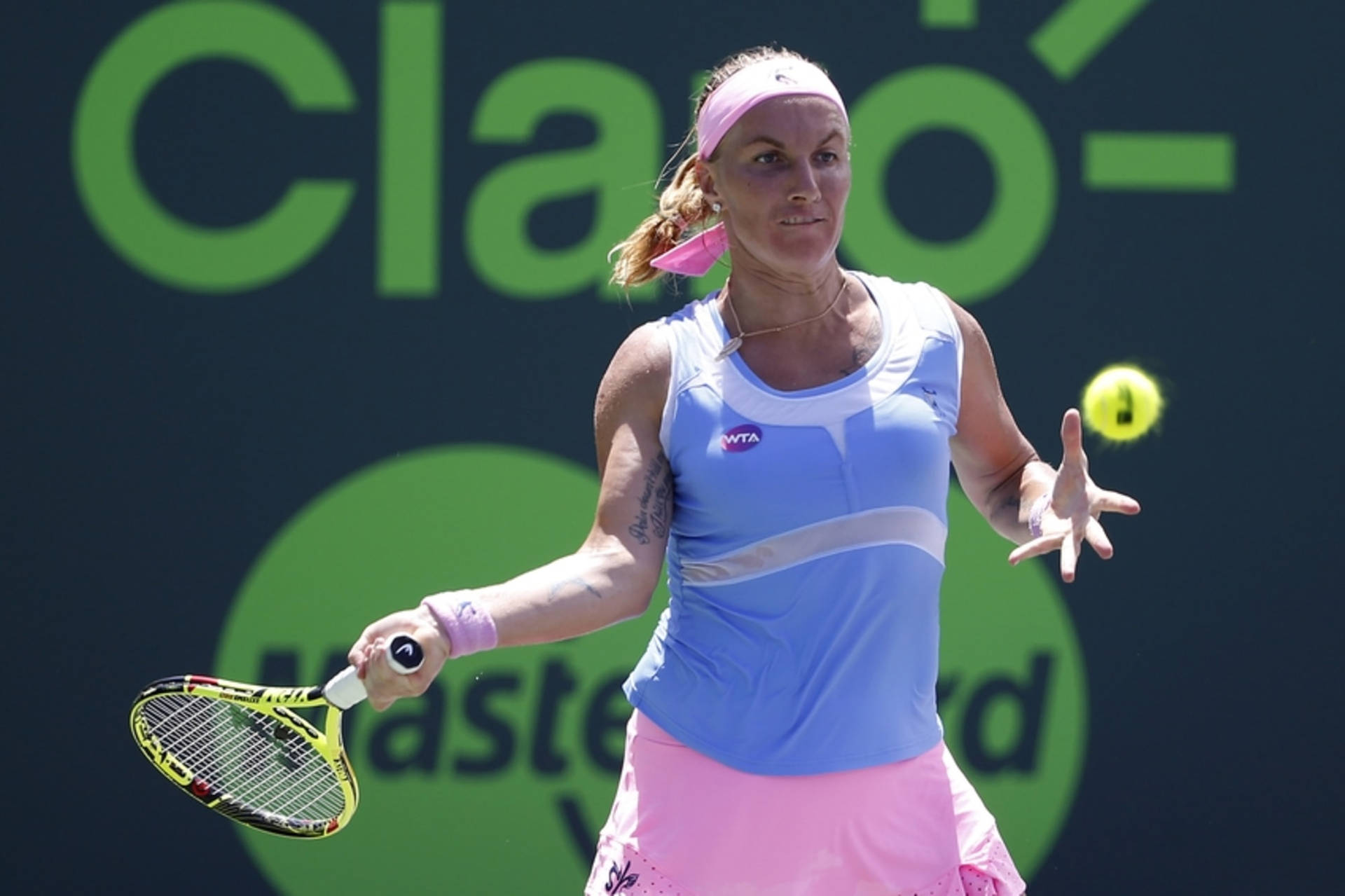 Professional Tennis Player Svetlana Kuznetsova Performing Forehand Stroke Background