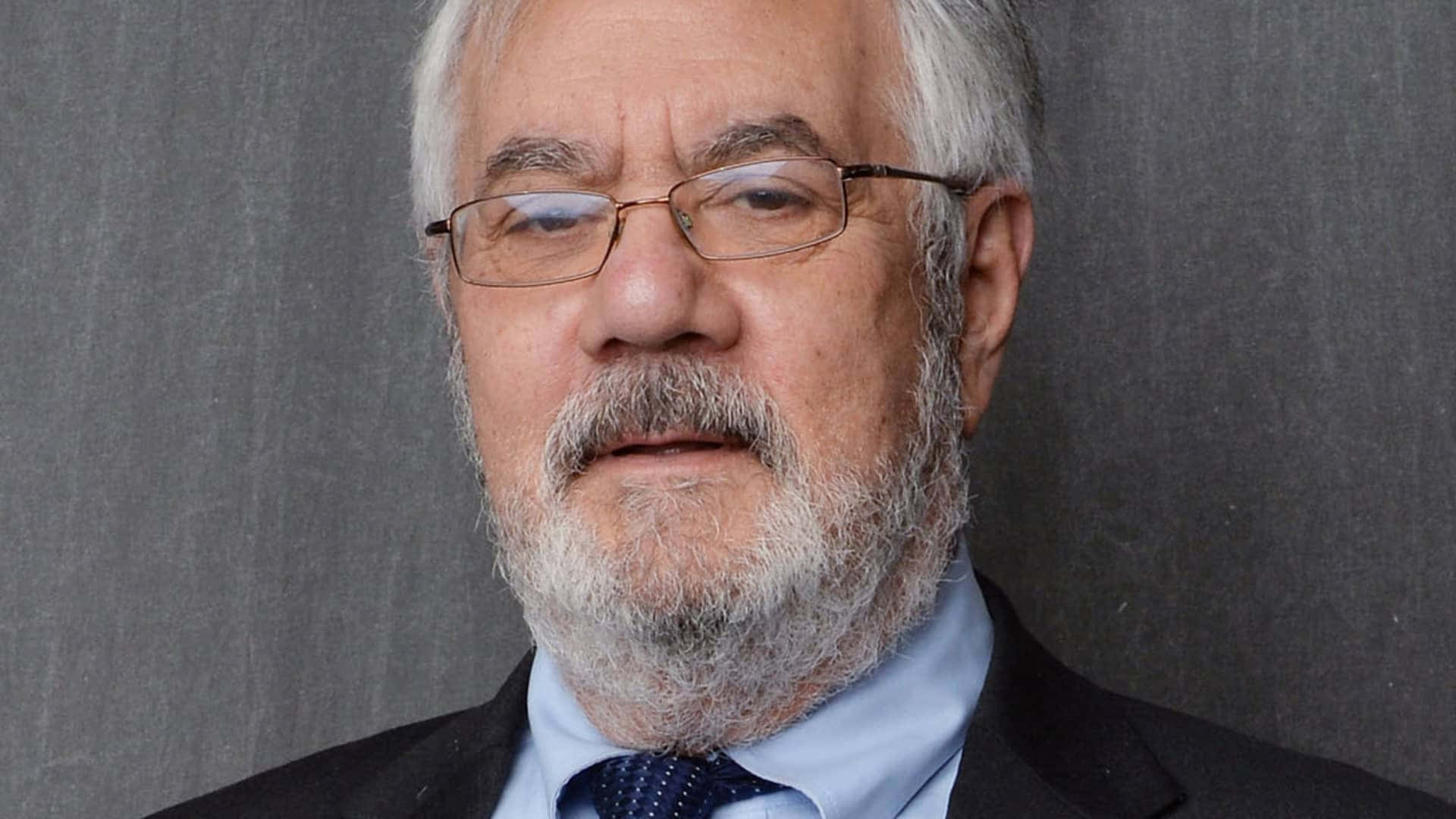 Prominent Politician Barney Frank Against A Gray Background