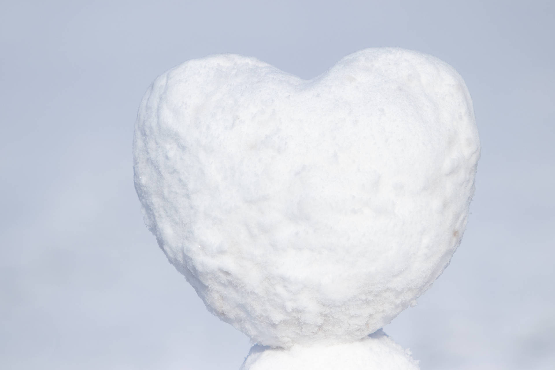 Pure White Heart-shaped Snow Background