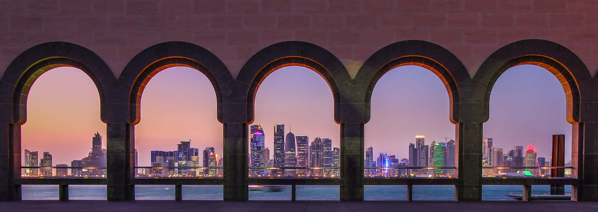 Purple Aesthetic Arches In Museum Of Islamic Art Background