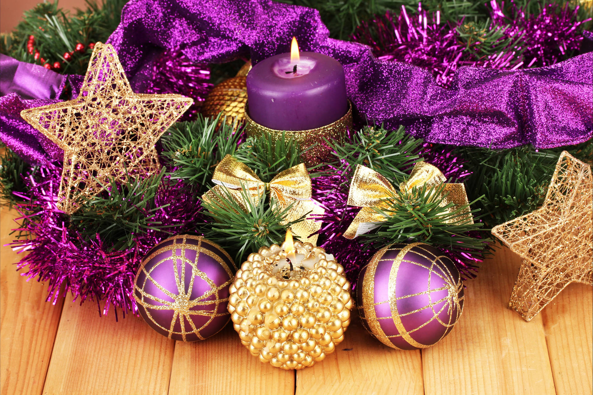 Purple And Gold Christmas Balls Wreath Background
