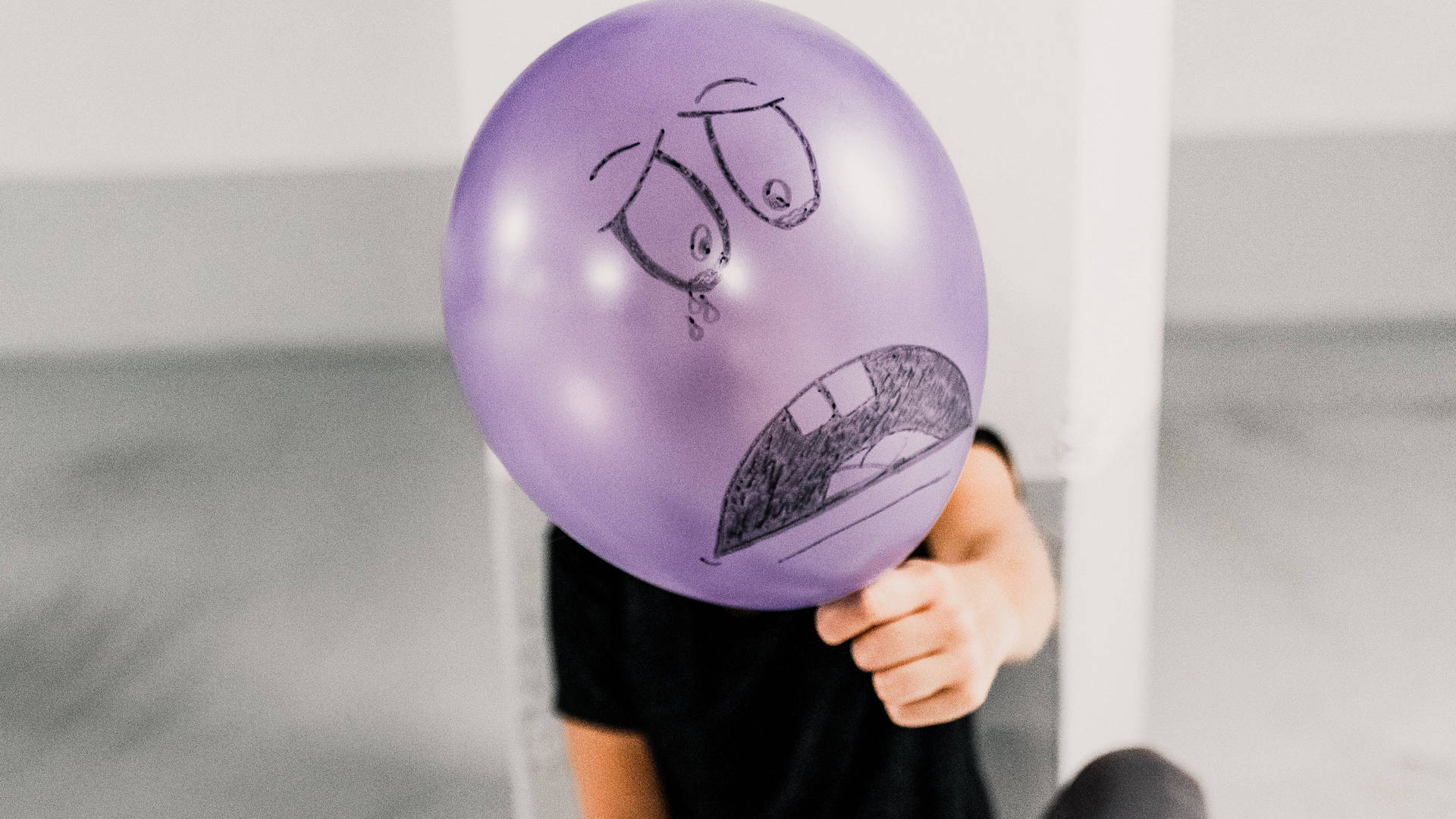 Purple Balloon Sad 4k Background