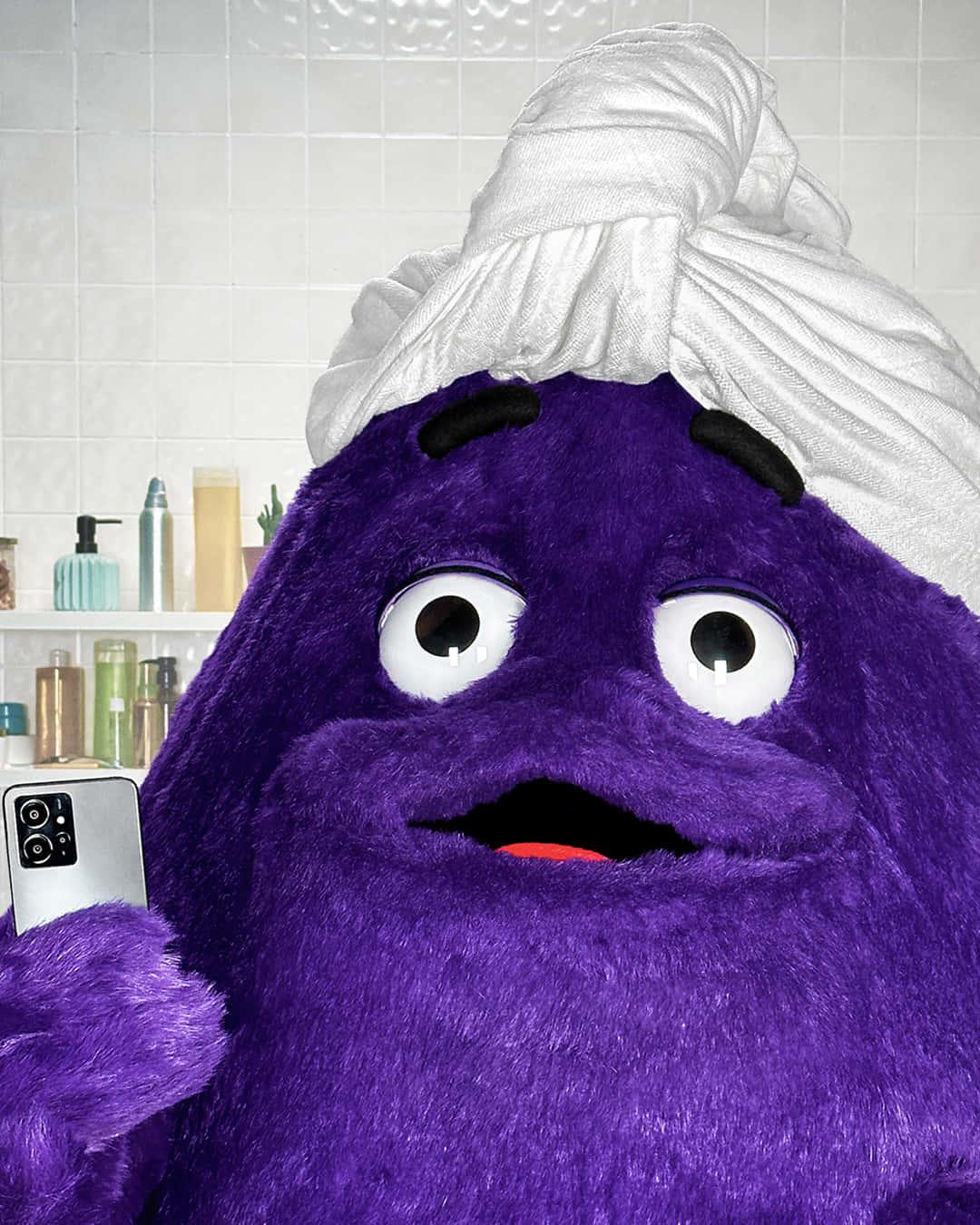 Purple_ Character_ Bathroom_ Selfie Background