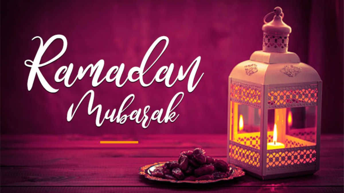 Purple Ramadan Mubarak Greetings Background