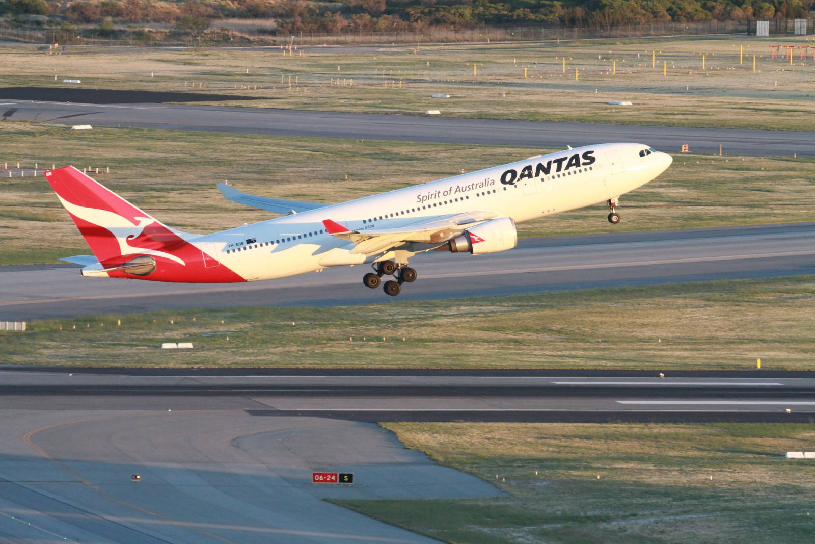 Qantas Flight Take Off Background