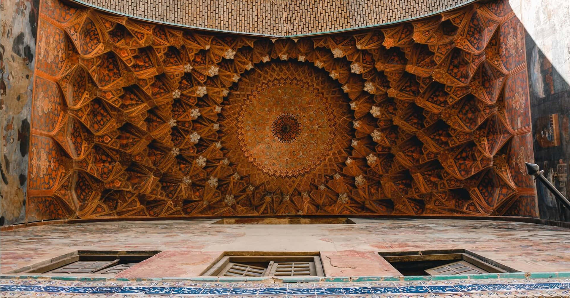 Qeysarie Gate Isfahan Art Background