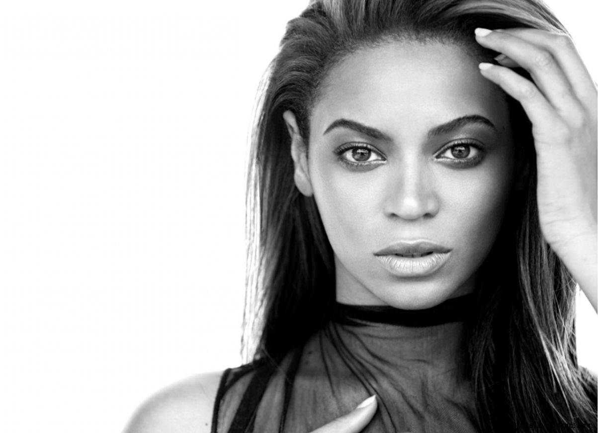 Queen Beyonce In Black And White