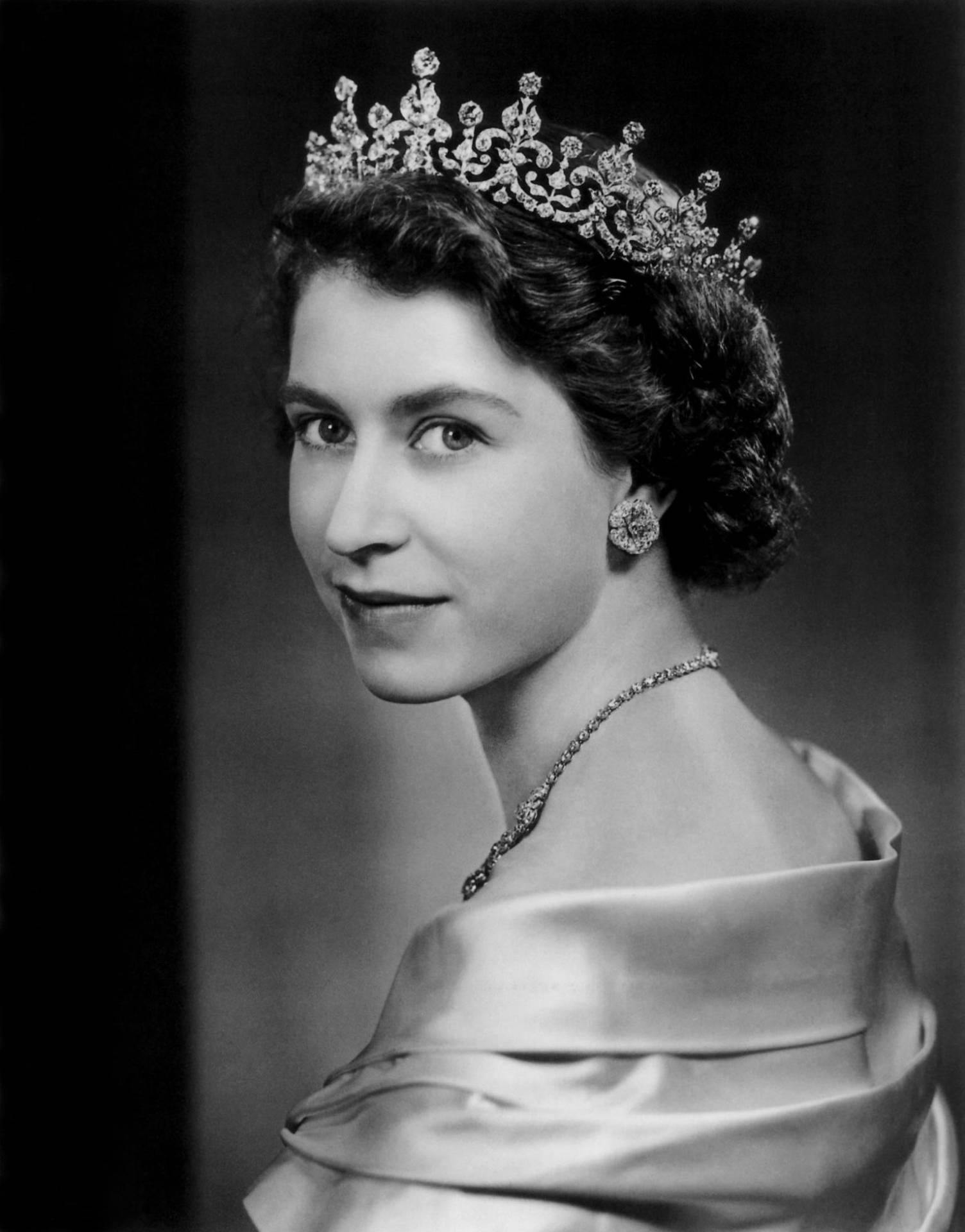 Queen Elizabeth Greyscale Portrait Background