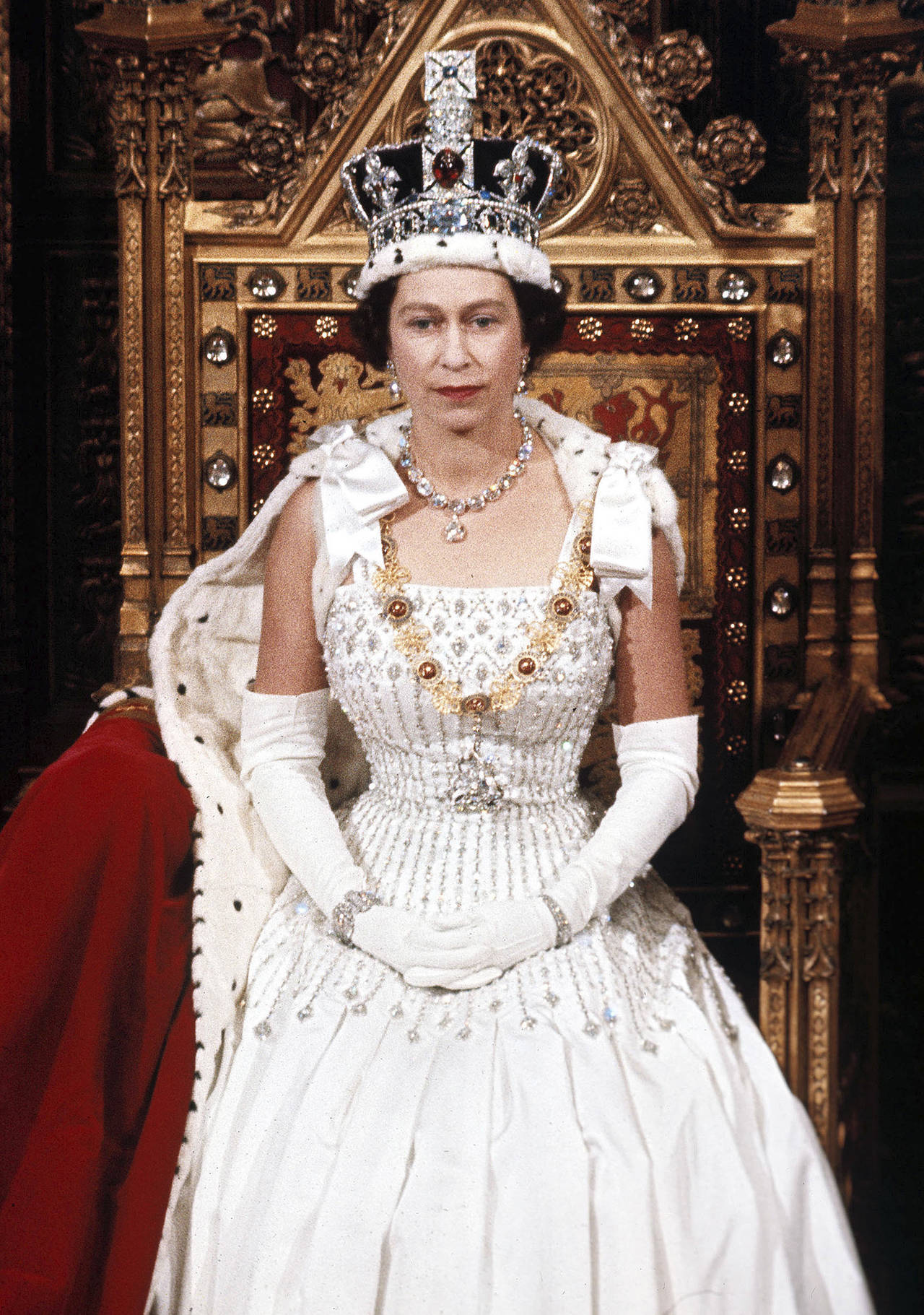Queen Elizabeth On Her Throne Background