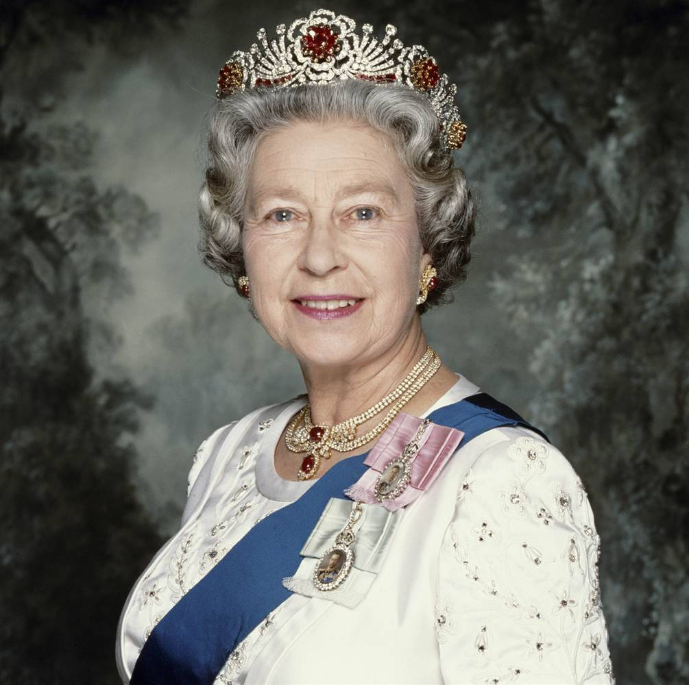 Queen Elizabeth With Dark Blue Sash Background