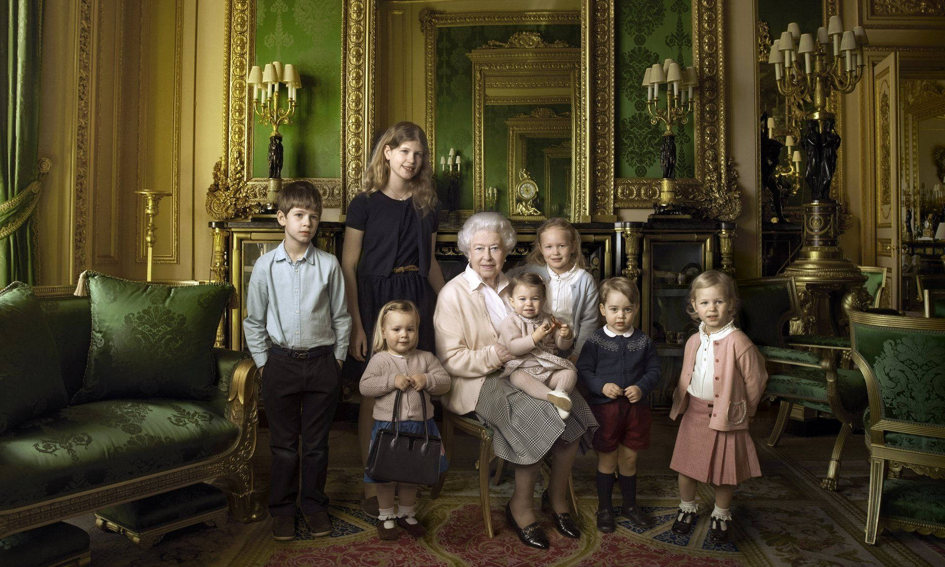Queen Elizabeth With Grandchildren Background
