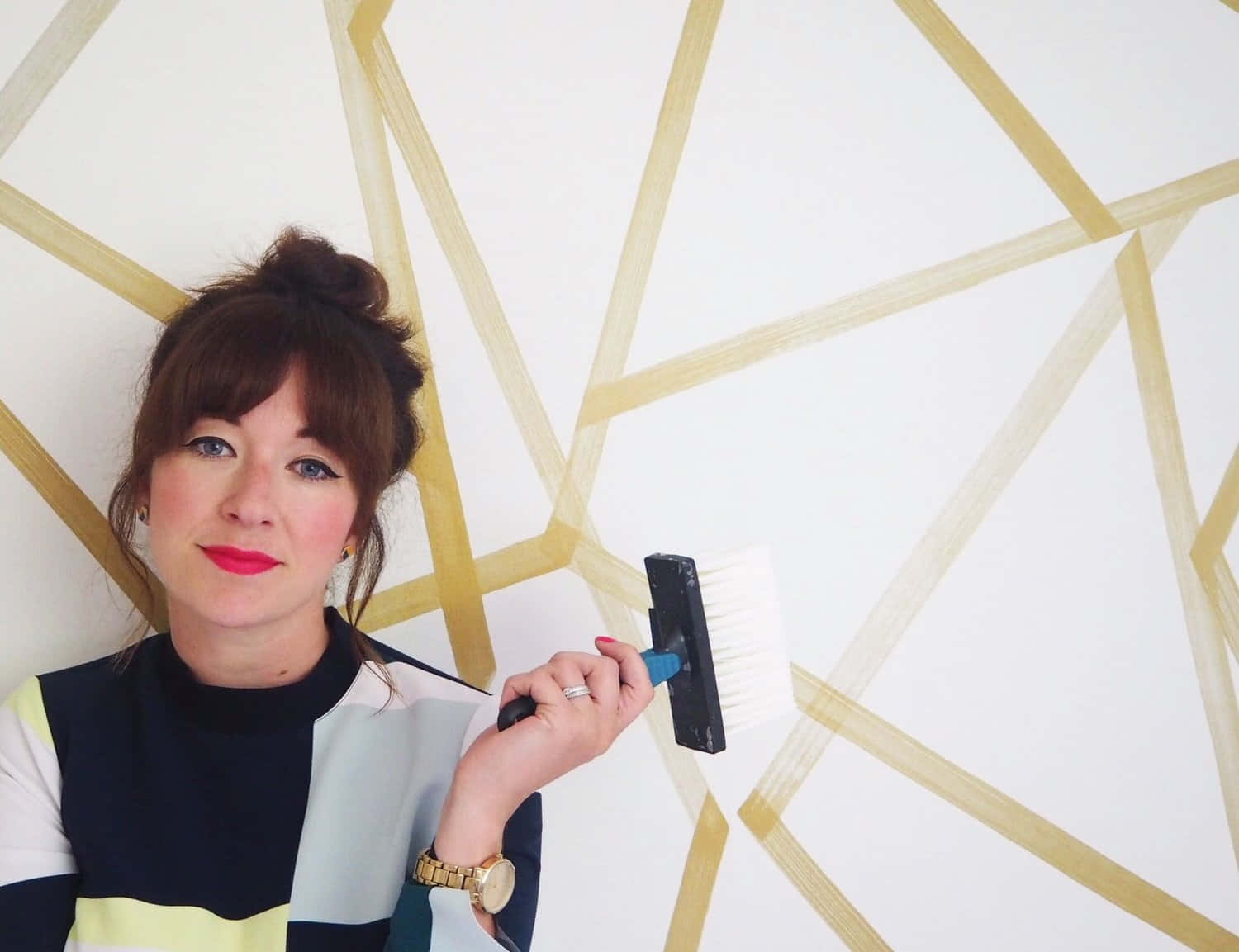 Quick Geometric Wall Paint Design Background