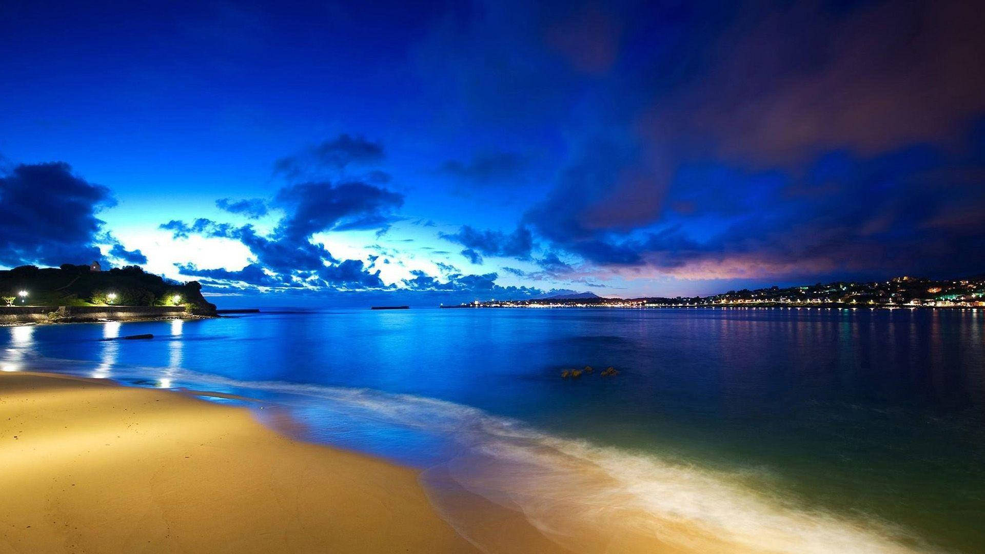 Quiet Seaside At Night Background
