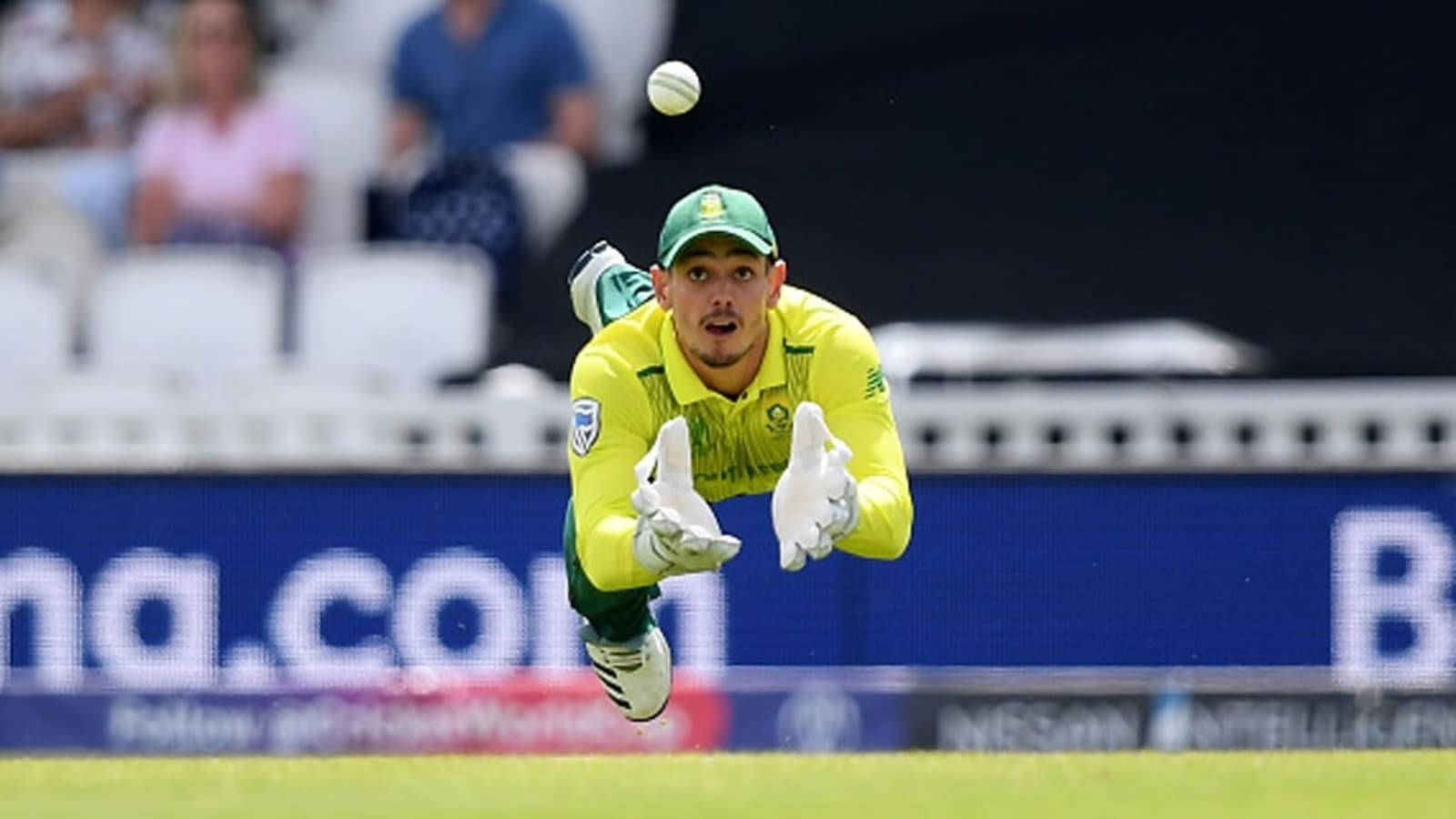 Quinton De Kock Mid-air Catch Background