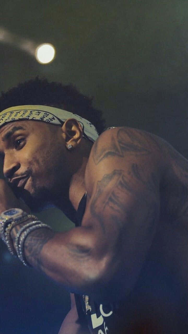 R&b Star Trey Songz Smiling Background