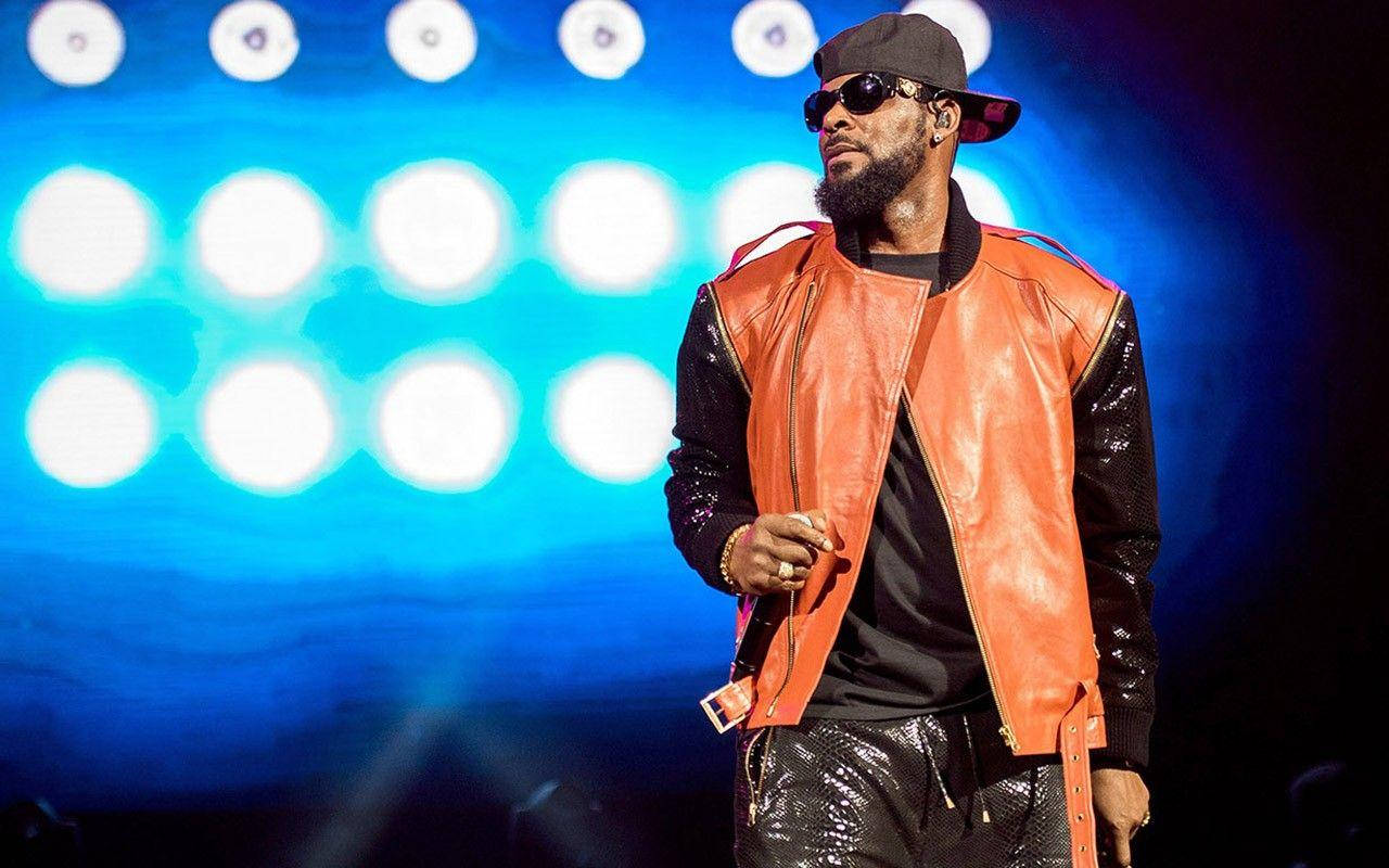 R Kelly On Stage Performance Background