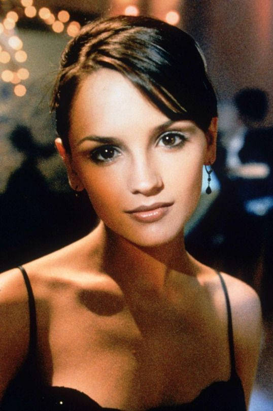 Rachael Leigh Cook Chic Black Dress Background