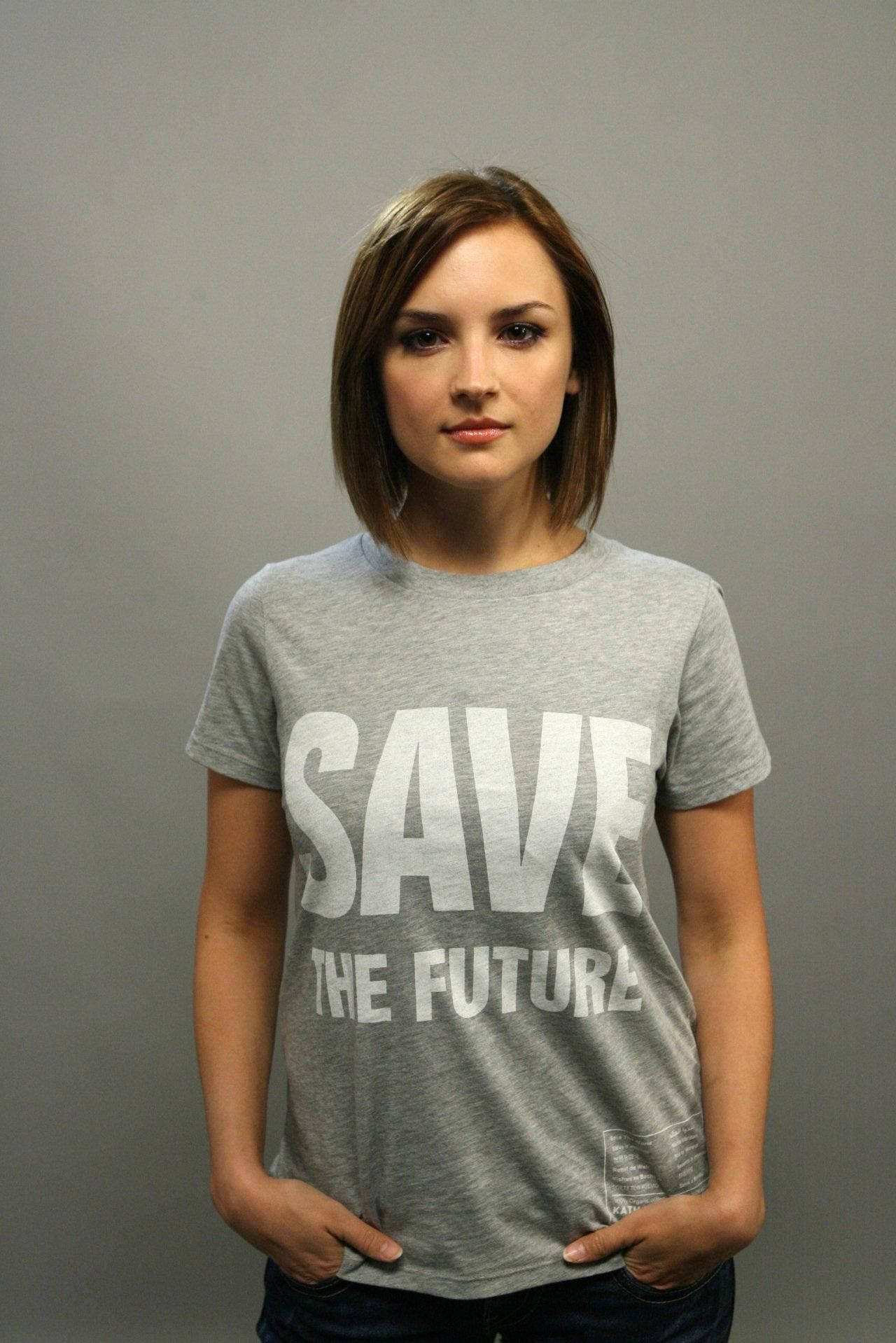 Rachael Leigh Cook In Printed Shirt Background