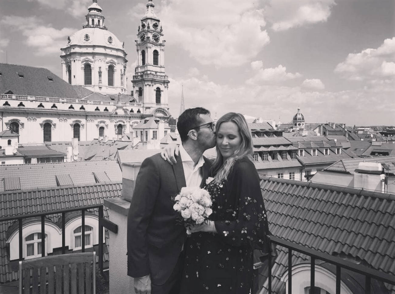 Radek Stepanek Kissing Wife Background