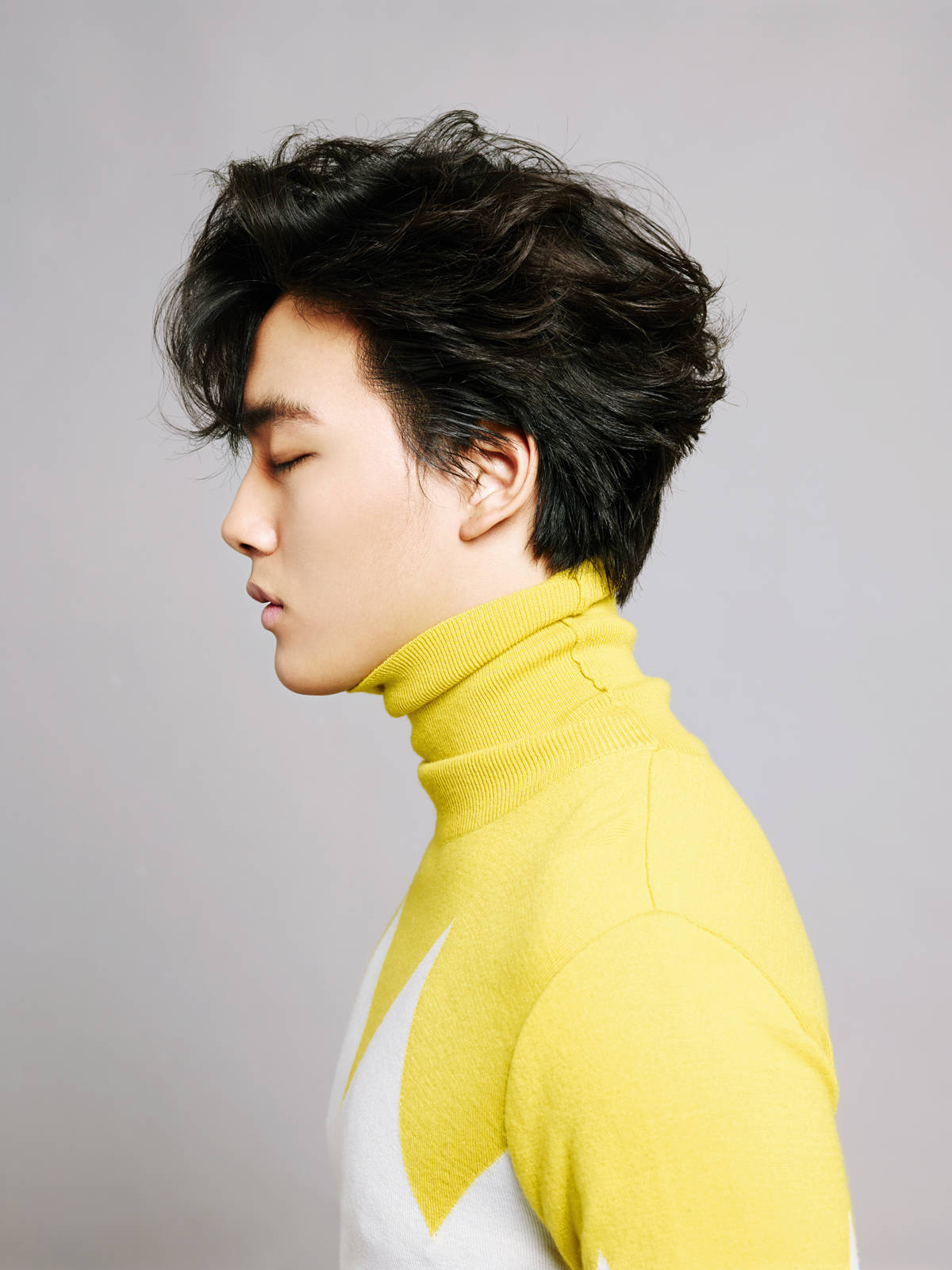 Radiant Yeo Jin Goo Dressed In Yellow Background