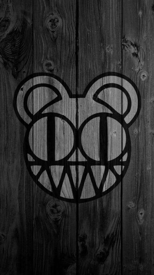 Radiohead Bear Head Wooden Surface