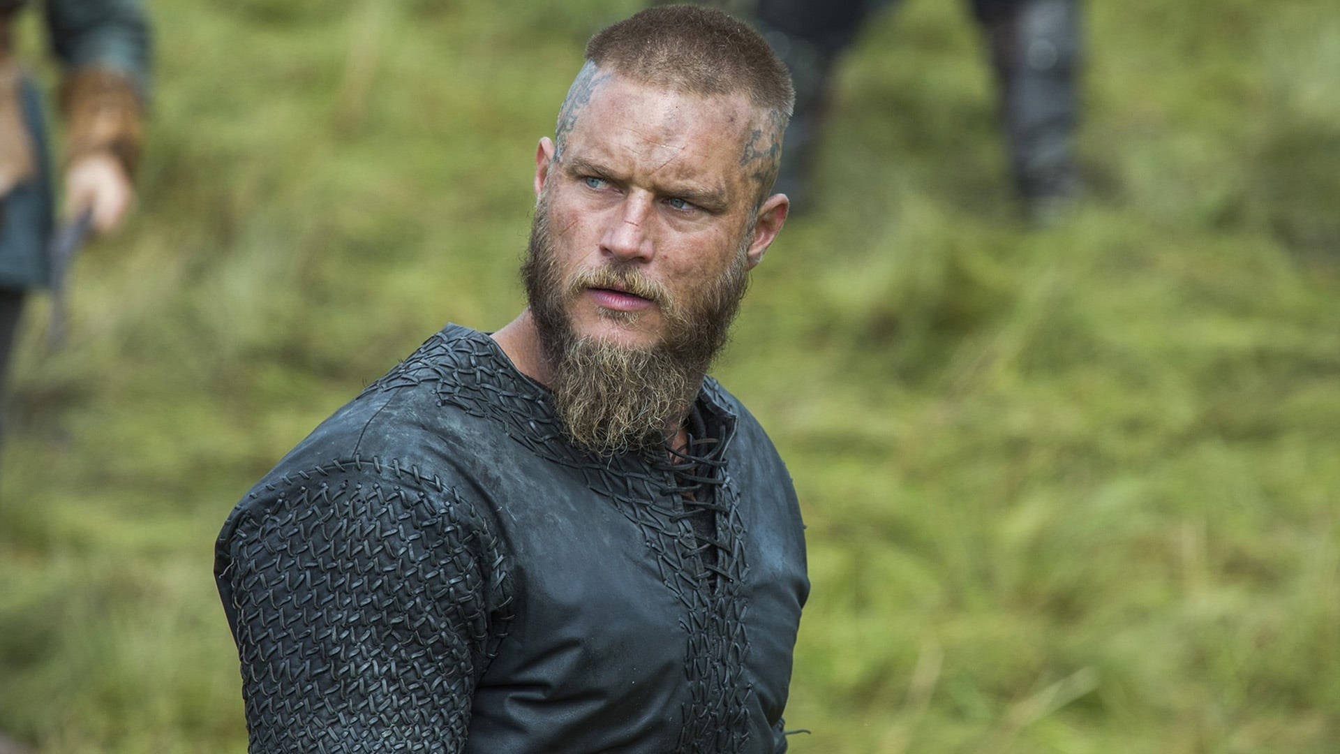 Ragnar Lothbrok 4k Vikings Looking To Side Background