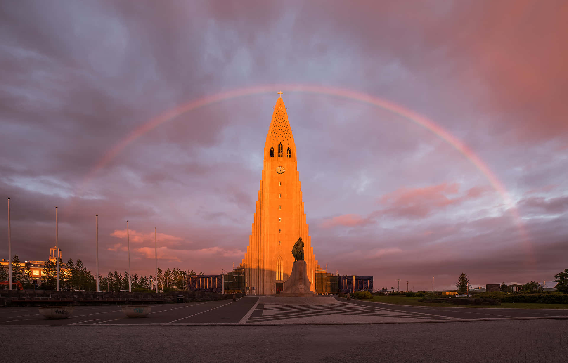 Rainbow Behind The Hallgrimskirkja Church Background