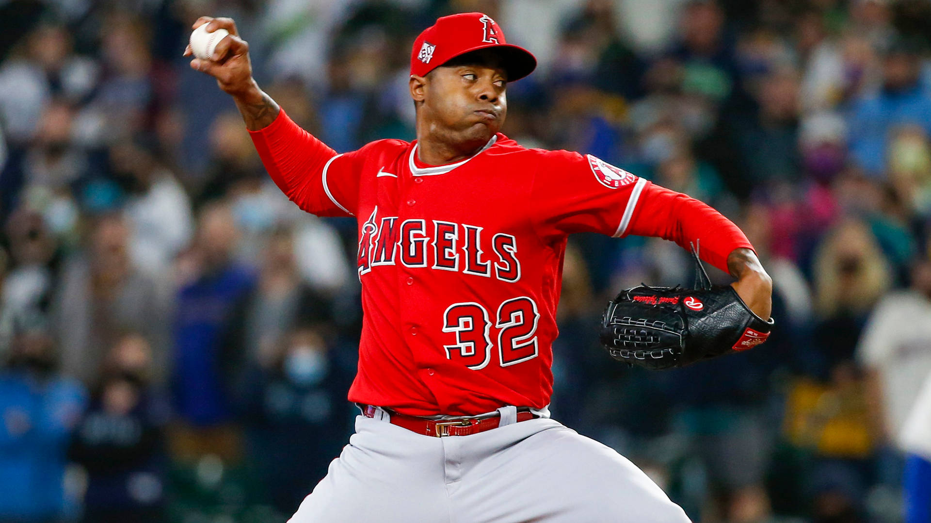 Raisel Iglesias Angels 32