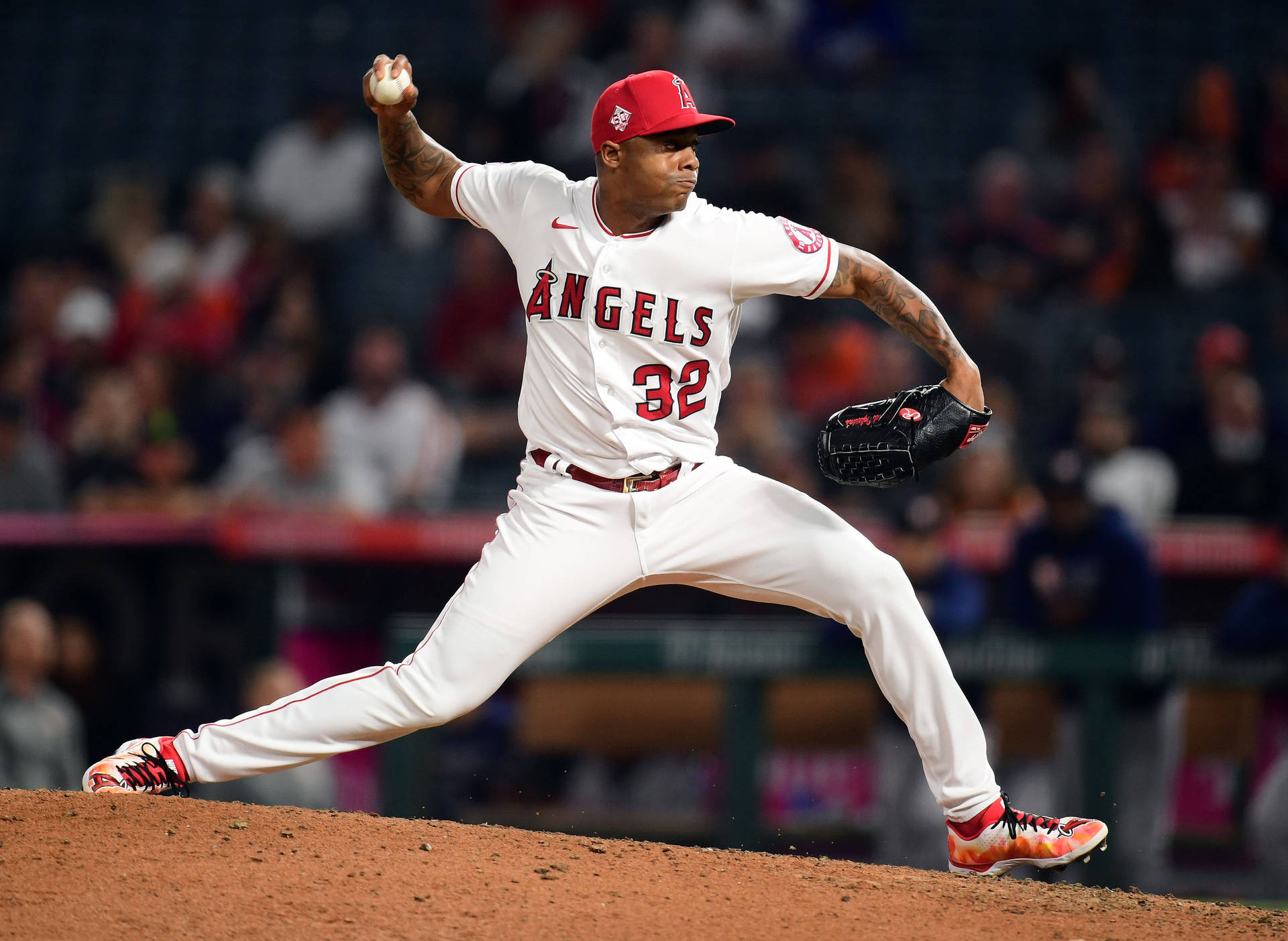 Raisel Iglesias Full Angels Background